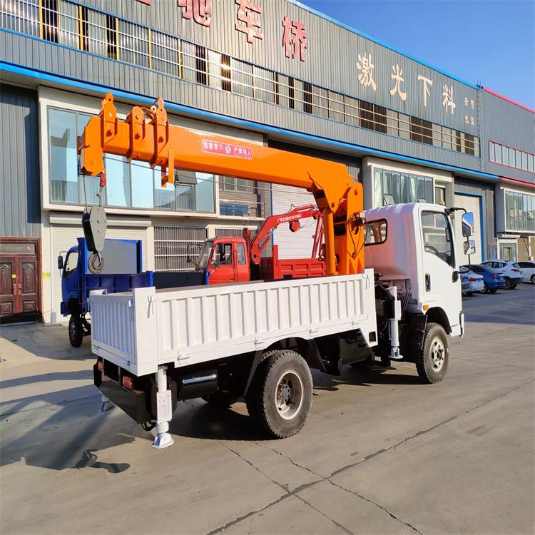北碚区三轮随车吊定制 农用改装机自备吊中瑞长期出售